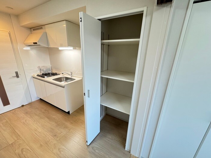 物件内観写真15　(収納)