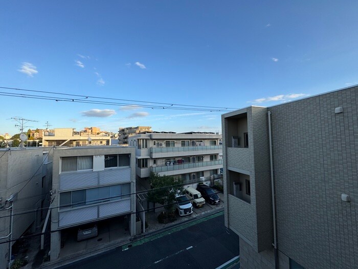 物件内観写真21　(室内からの展望)