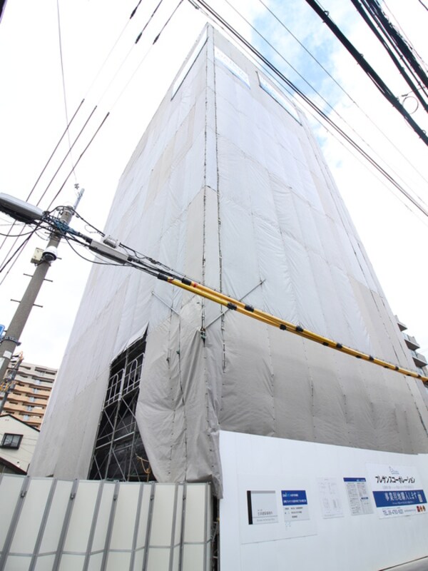 建築中