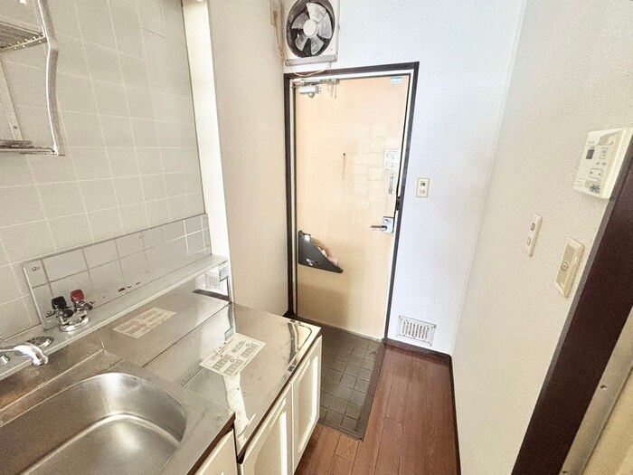 物件内観写真20　(玄関)