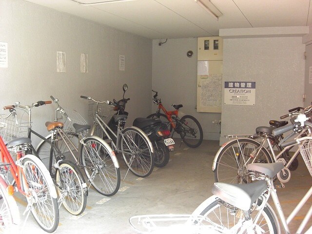 物件外観写真2　(駐輪場)