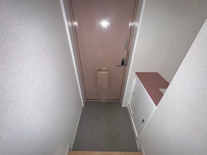 物件内観写真14　(玄関)