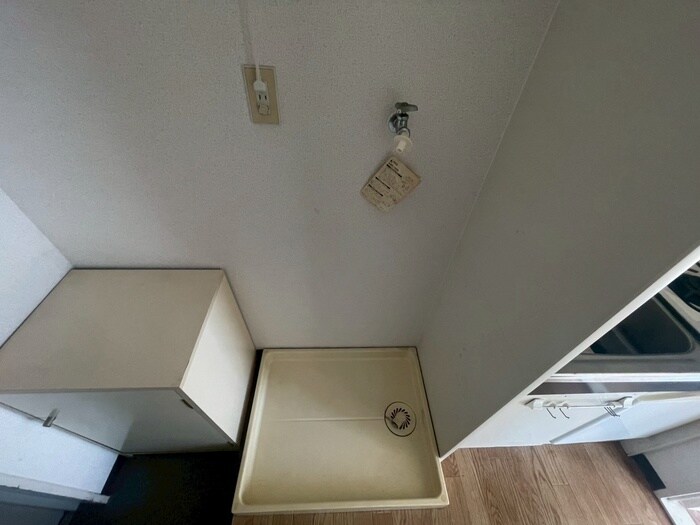 物件内観写真10　(洗濯機置場)