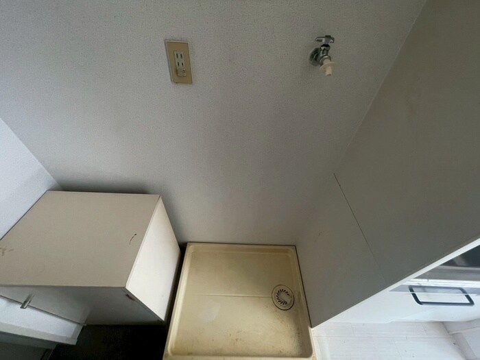 物件内観写真12　(洗濯機置場)