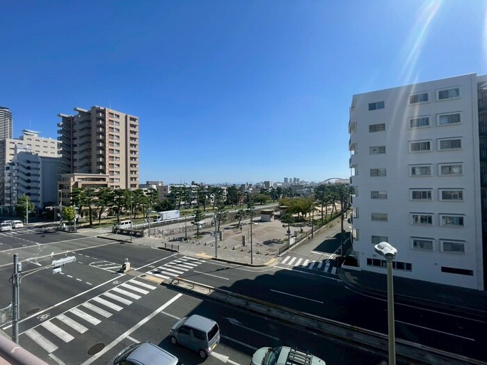 物件内観写真16　(室内からの展望)