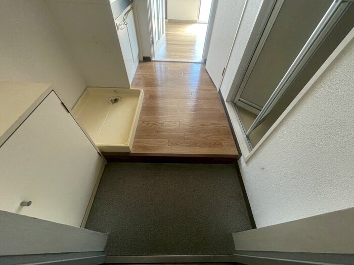 物件内観写真18　(玄関)
