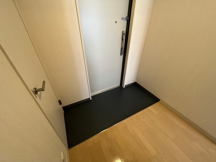 物件内観写真15　(玄関)