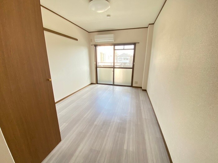 物件内観写真8　(居室)