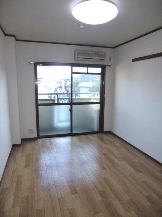 物件内観写真9　(居室)