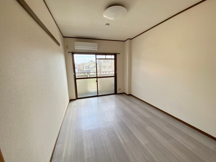 物件内観写真10　(居室)