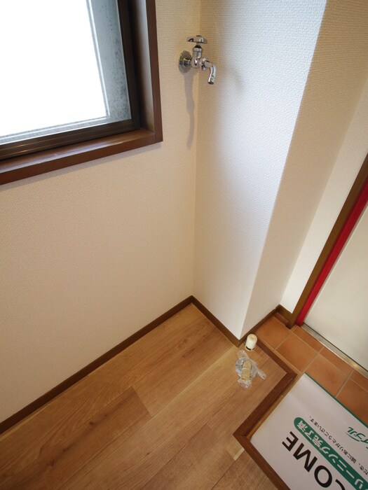 物件内観写真14　(洗濯機置場)