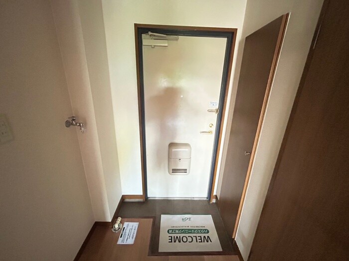 物件内観写真14　(玄関)