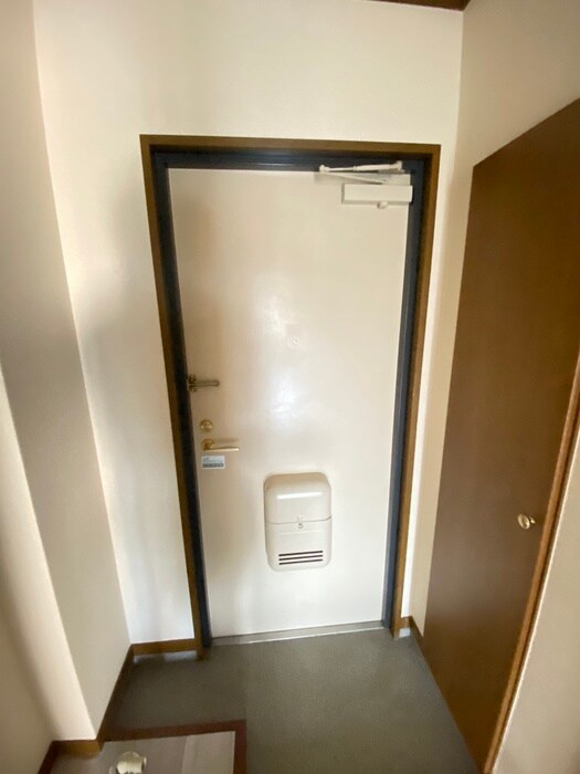 物件内観写真15　(玄関)