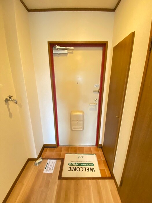 物件内観写真15　(玄関)