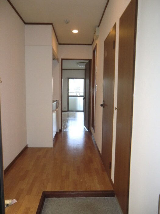 物件内観写真16　(玄関)