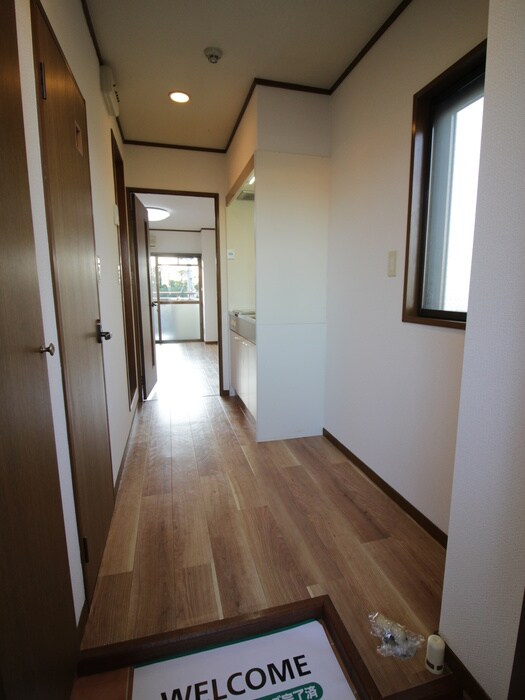 物件内観写真16　(玄関)