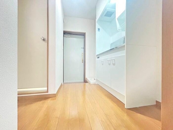 物件内観写真8　(廊下)