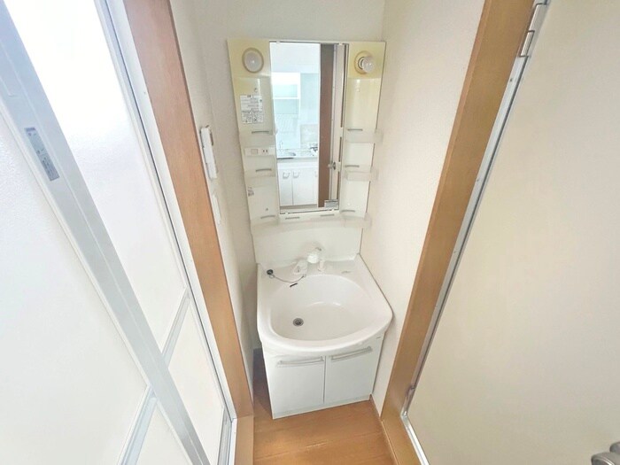 物件内観写真12　(洗面)