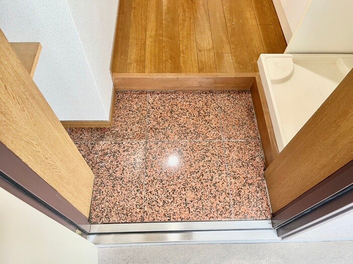 物件内観写真19　(玄関)