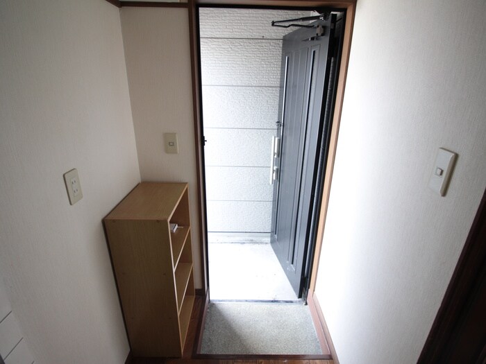 物件内観写真17　(玄関)