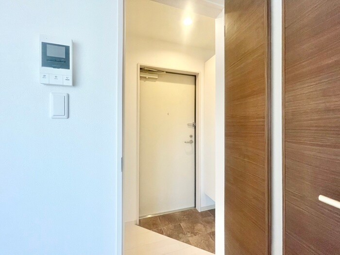 物件内観写真17　(玄関)