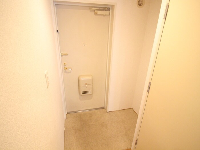 物件内観写真15　(玄関)