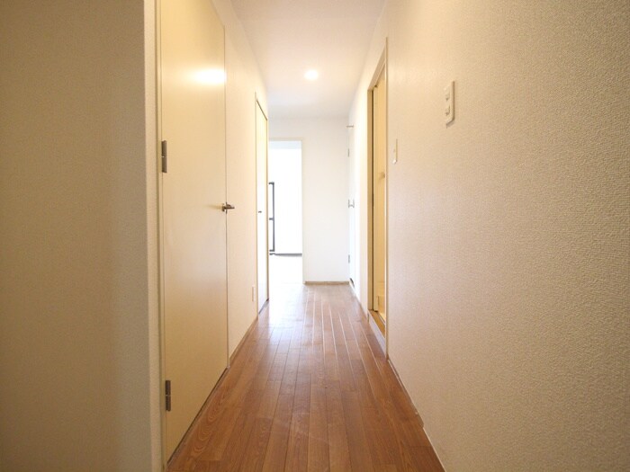 物件内観写真21　(廊下)