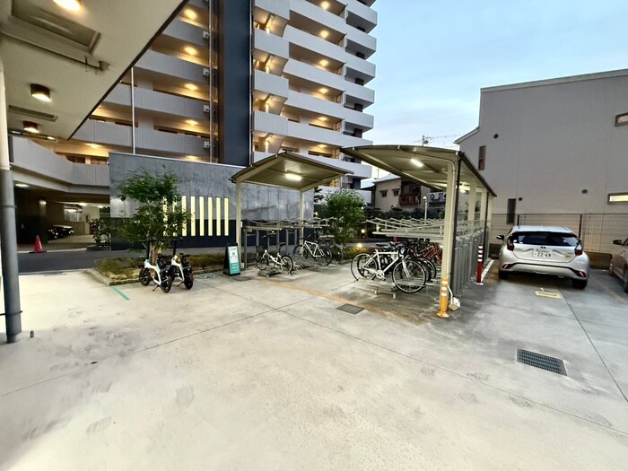 物件外観写真3　(駐輪場)