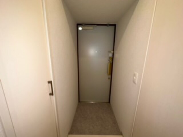物件内観写真7　(玄関)