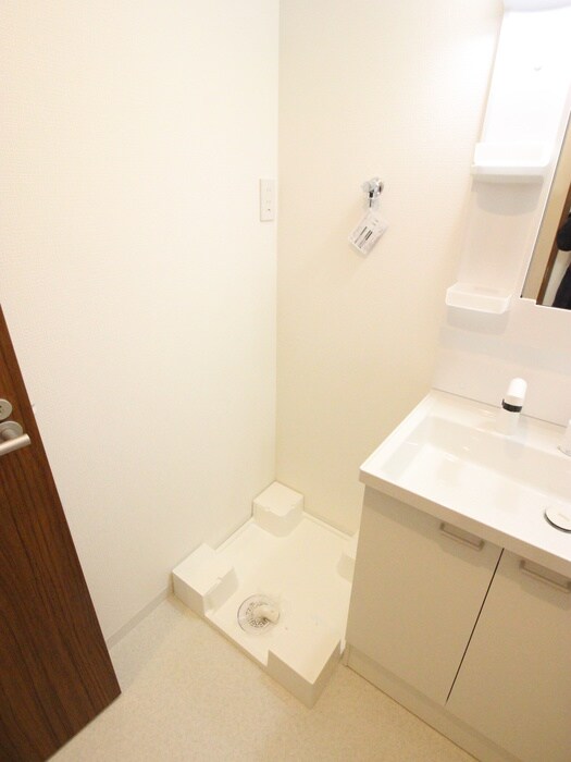 物件内観写真11　(洗濯機置場)