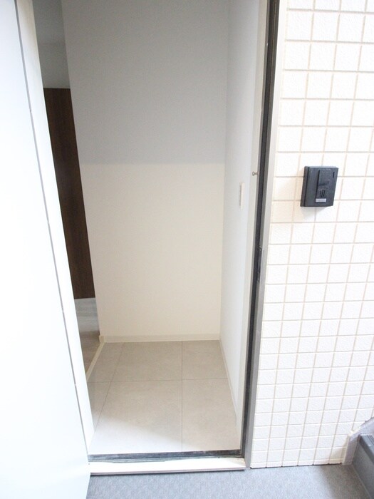 物件内観写真19　(玄関)