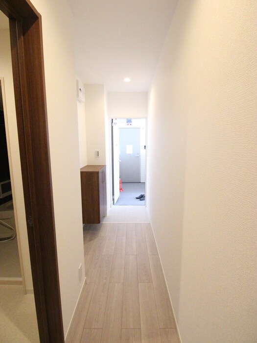 物件内観写真20　(廊下)