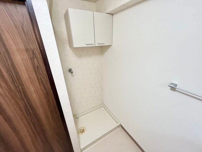 物件内観写真16　(洗濯機置場)