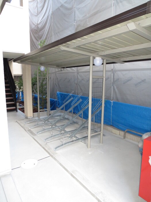 物件外観写真3　(駐輪場)