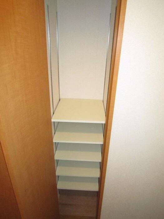 物件内観写真15　(靴箱)