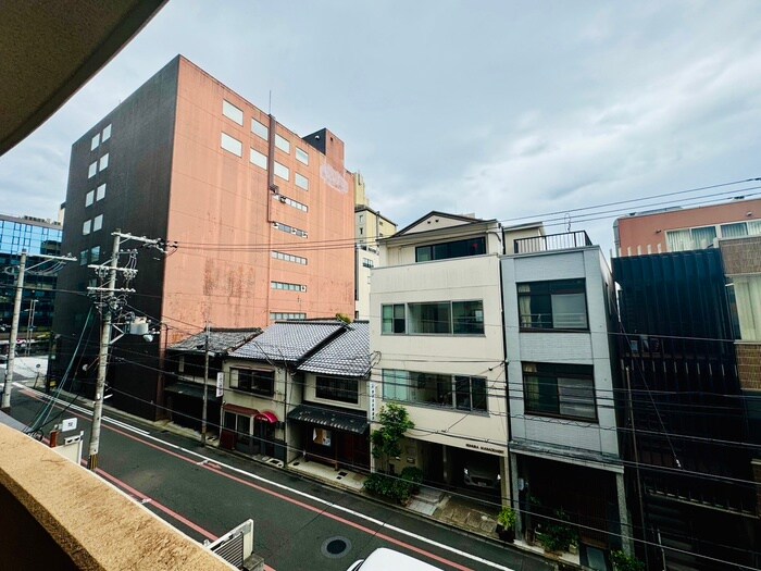 物件内観写真16　(室内からの展望)