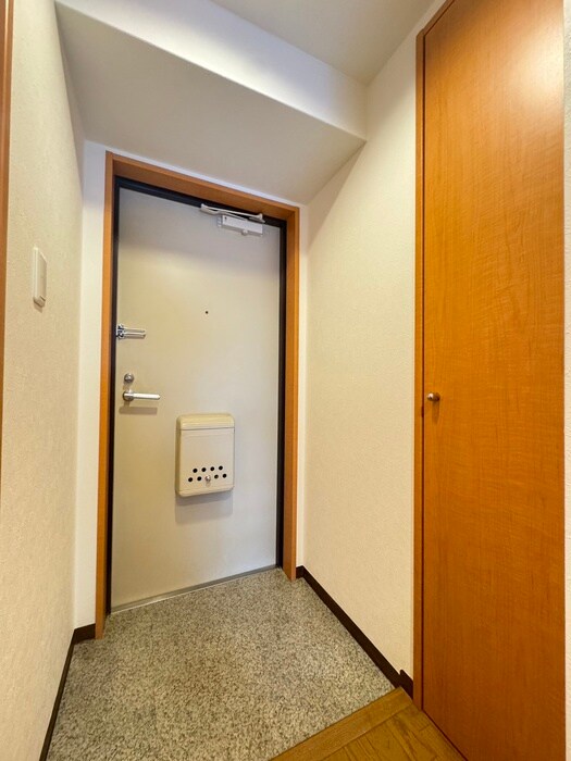 物件内観写真17　(玄関)