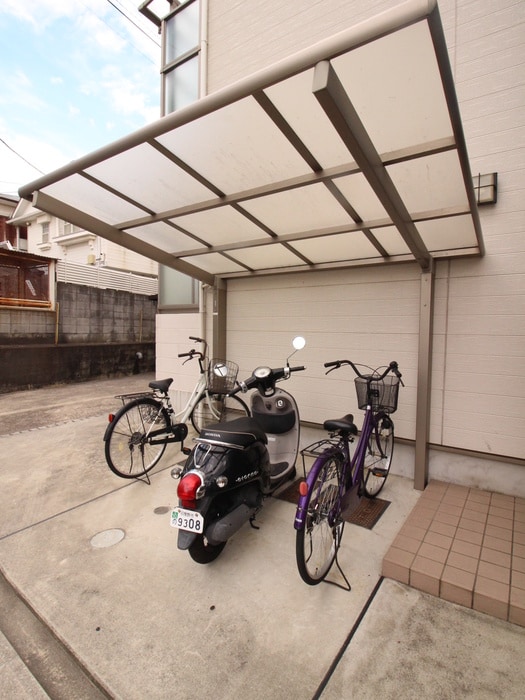 物件外観写真5　(駐輪場)