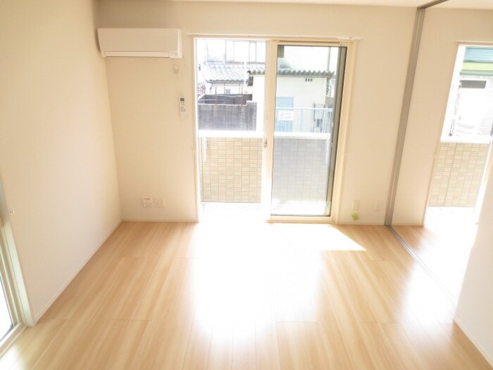 物件内観写真9　(居室)