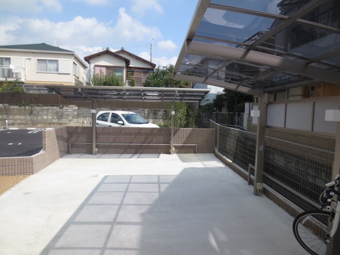 物件外観写真5　(駐輪場)