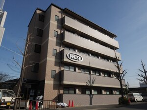 ウエスト桂川駅前外観写真
