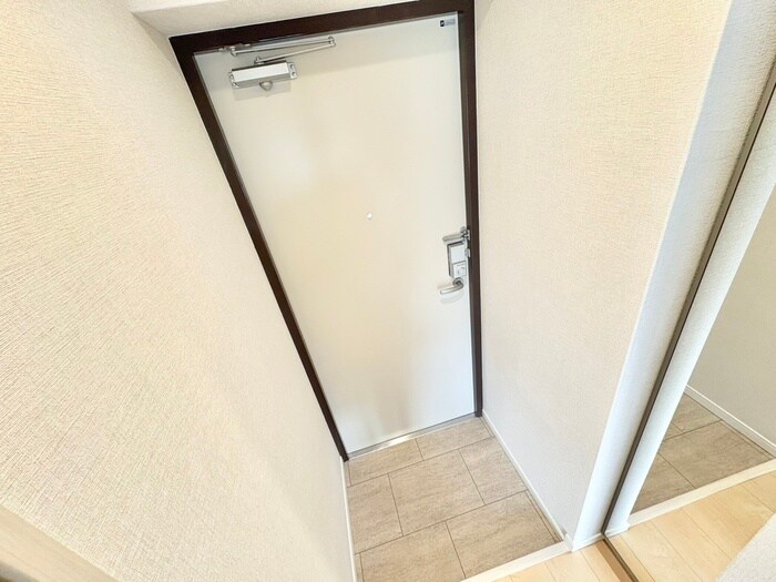 物件内観写真13　(玄関)