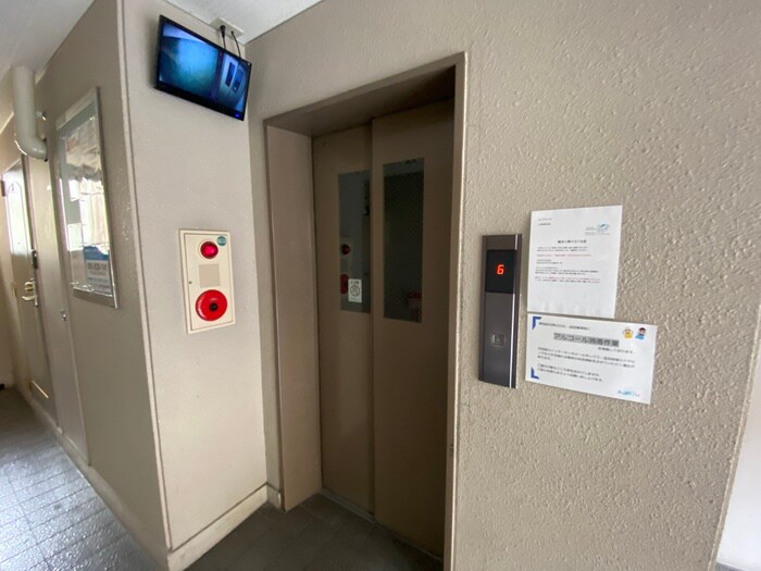 物件外観写真4　(エントランス部分)