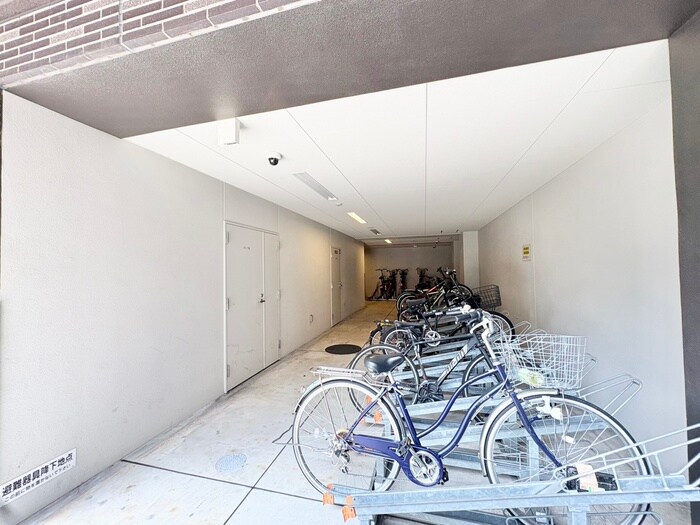 物件外観写真6　(駐輪場)