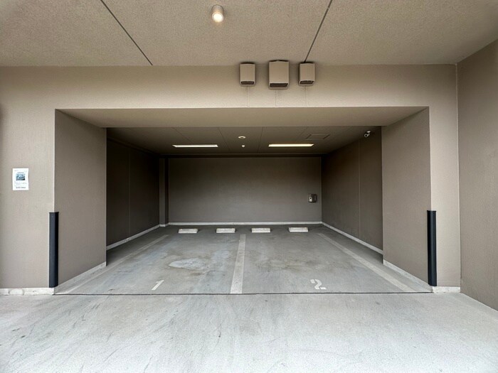 物件外観写真5　(駐車場)