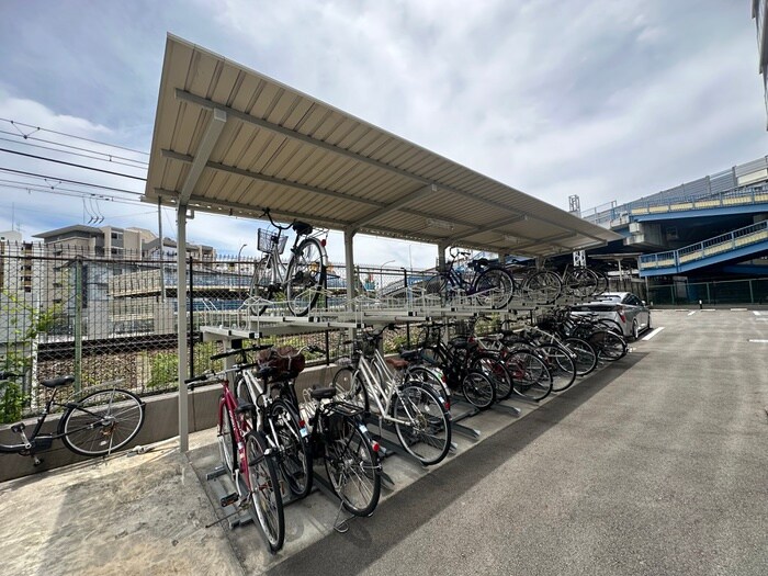 物件外観写真6　(駐輪場)