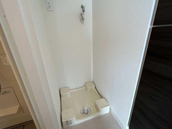 物件内観写真10　(洗濯機置場)