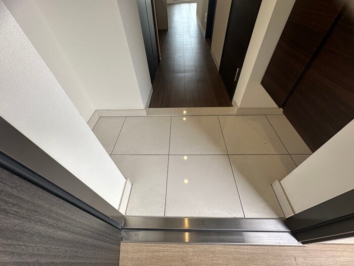 物件内観写真15　(玄関)