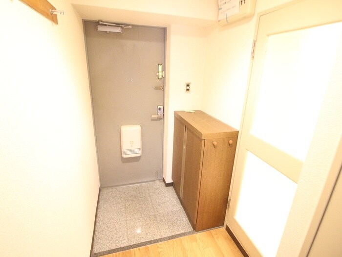 物件内観写真19　(玄関)