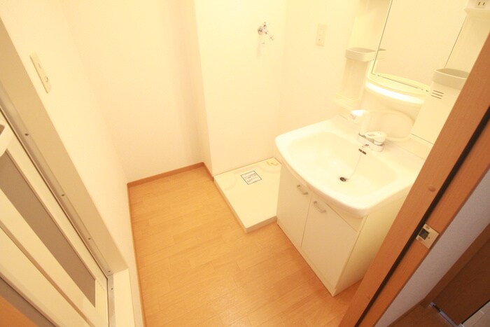 物件内観写真17　(洗濯機置場)